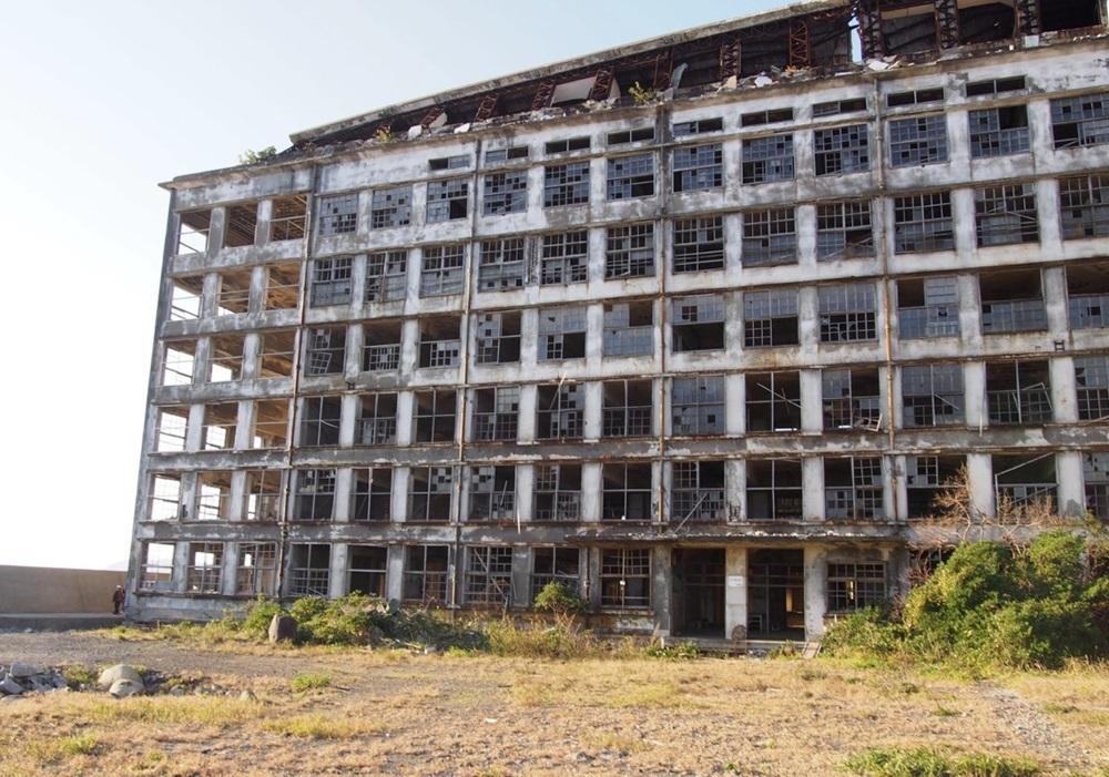 日本長崎軍艦島建築群。(X)