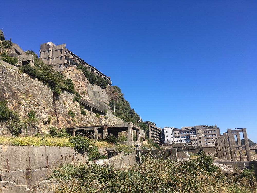 日本長崎軍艦島建築群。(X)