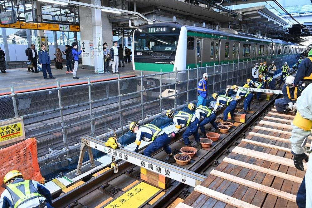 澀谷站山手線月台得到改善。(JR東日本圖片)