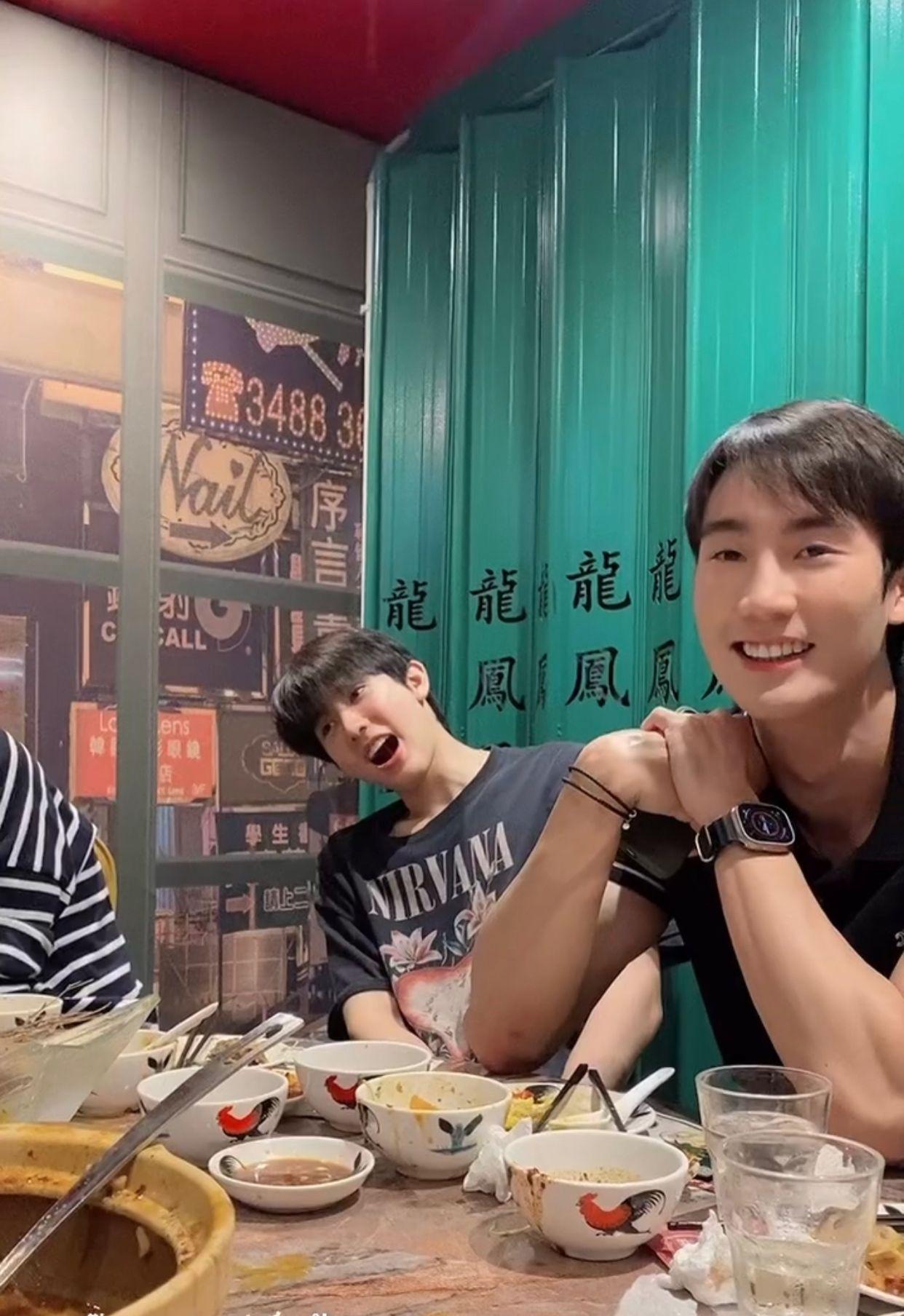 ForceBook昨晚獲安排打邊爐醫肚。