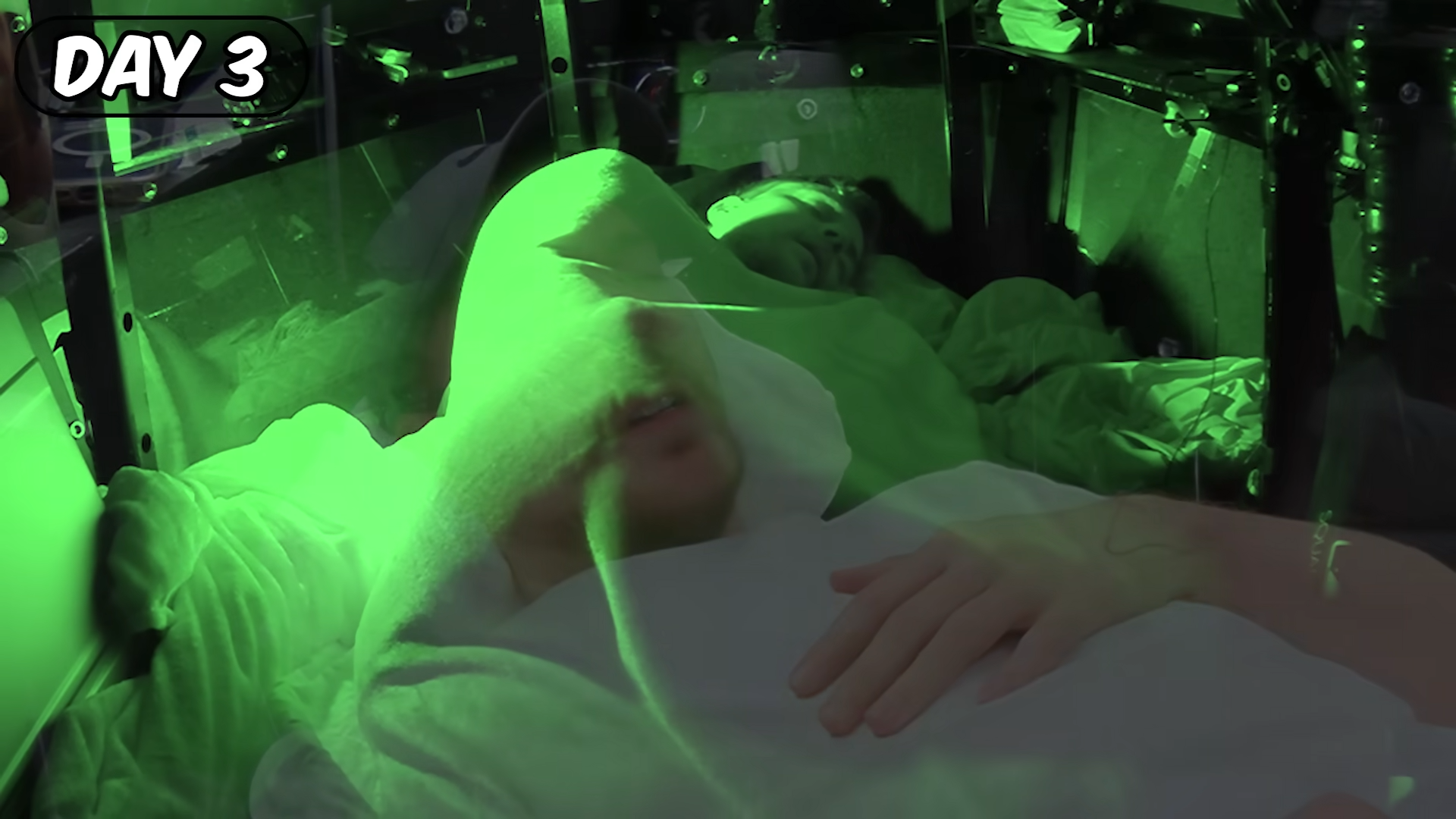 YouTuber「MrBeast」瞓棺材「活埋自己7日」中途心理起伏大。(MrBeast截圖)