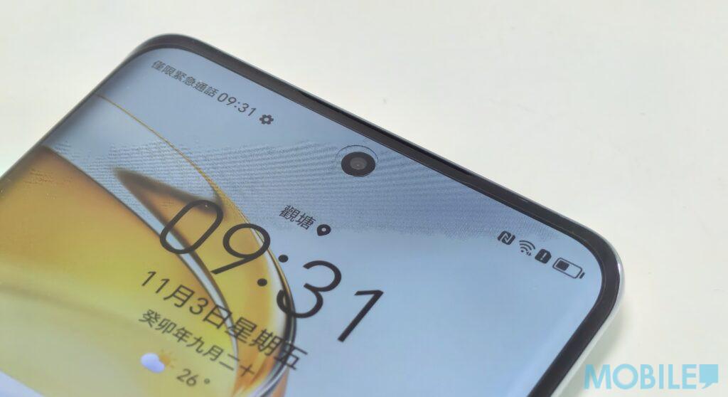 手機評測|HONOR X9b採用中間開孔屏設計,開孔內設有1600萬像鏡頭。
