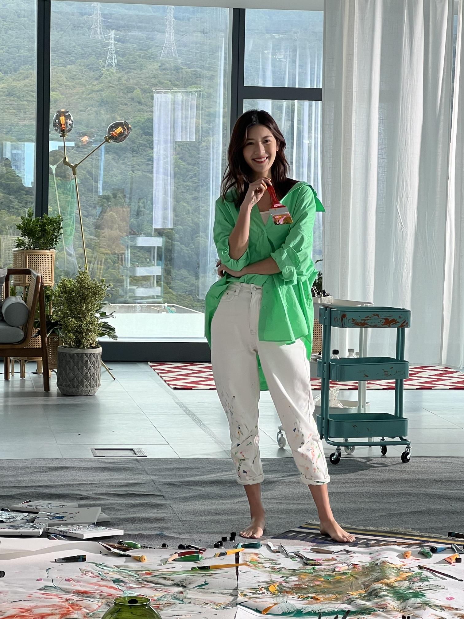 余香凝產後復工拍廣告。