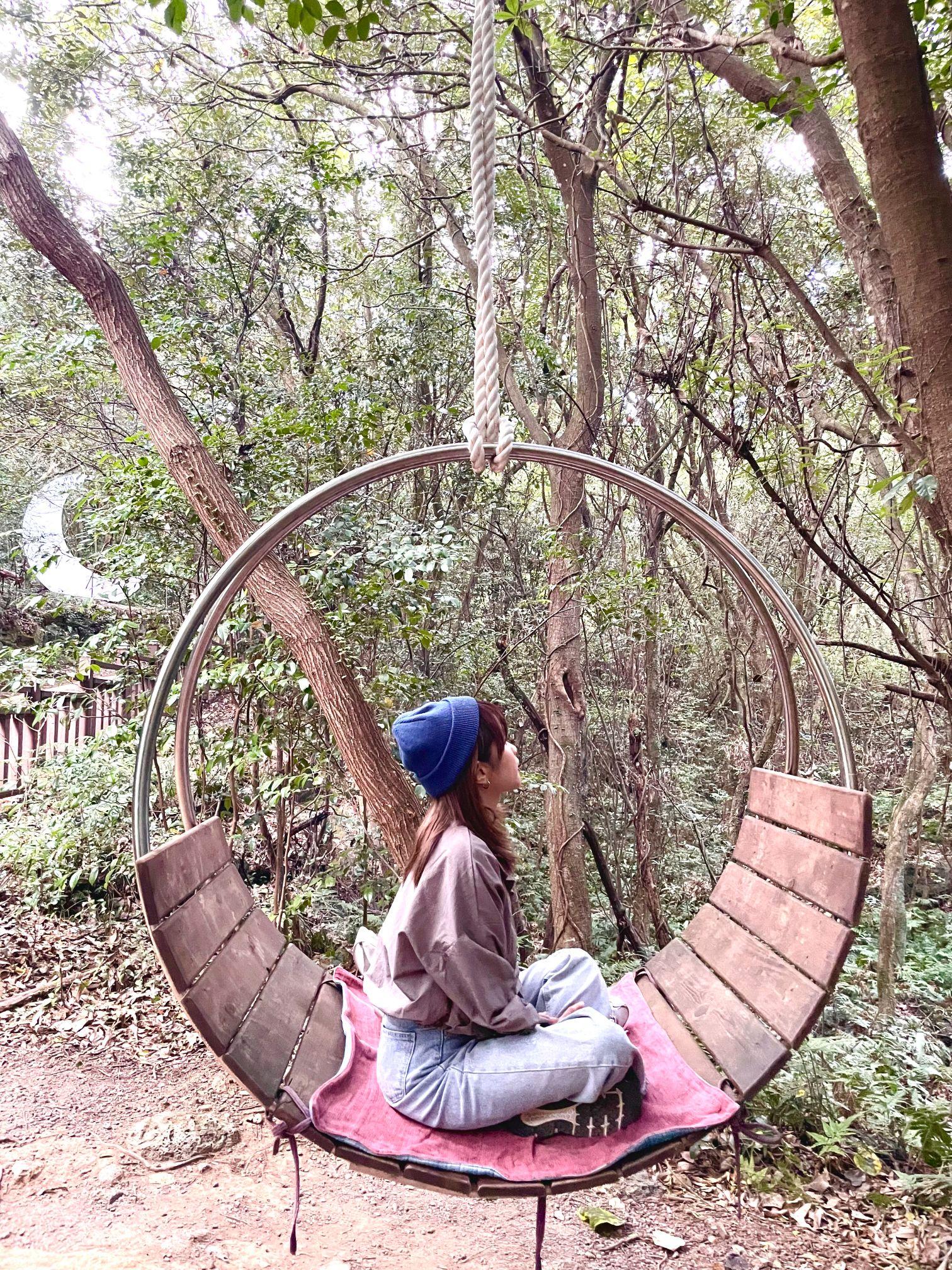 設有多個打卡位,如小木屋、月亮、吊環、鞦韆等等。