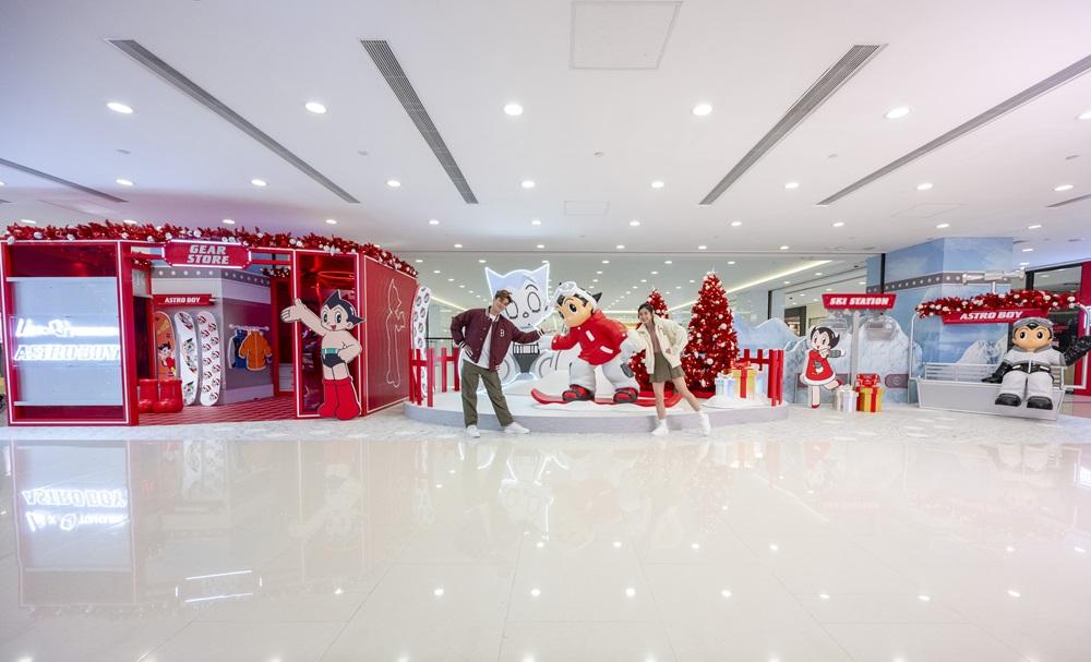 一踏出裝備室便能看見1.7米高的阿童木已換上滑雪裝,與大家見面!