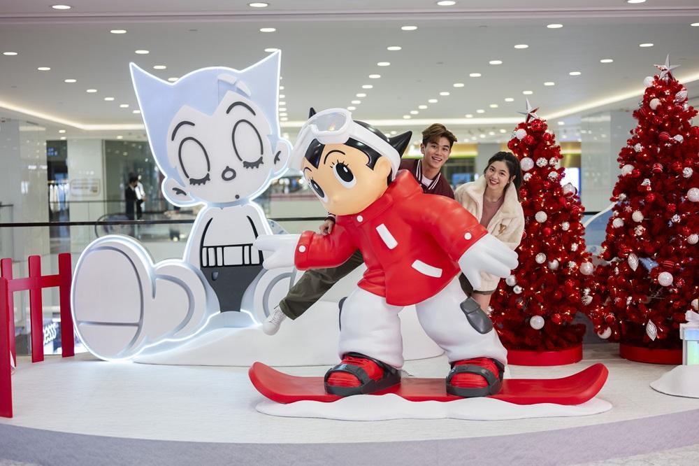 一踏出裝備室便能看見1.7米高的阿童木已換上滑雪裝,與大家見面!