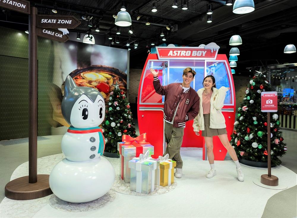 不會滑雪也不要緊,大家可以坐上登山纜車,觀賞雪景和1.5米高的小飛俠阿童木造型雪人,盡情打卡!