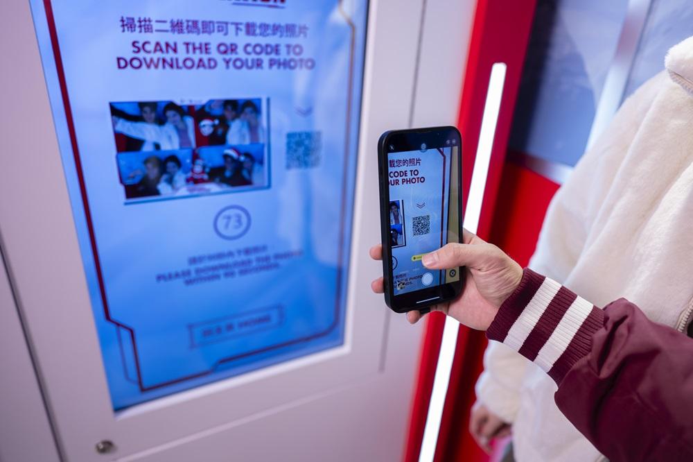 大家還可以在纜車內免費參與拍照活動,為這個聖誕留下美好的回憶!