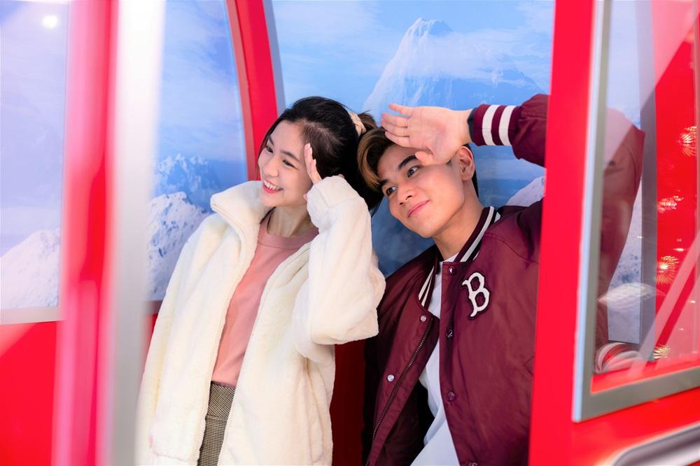 大家還可以在纜車內免費參與拍照活動,為這個聖誕留下美好的回憶!