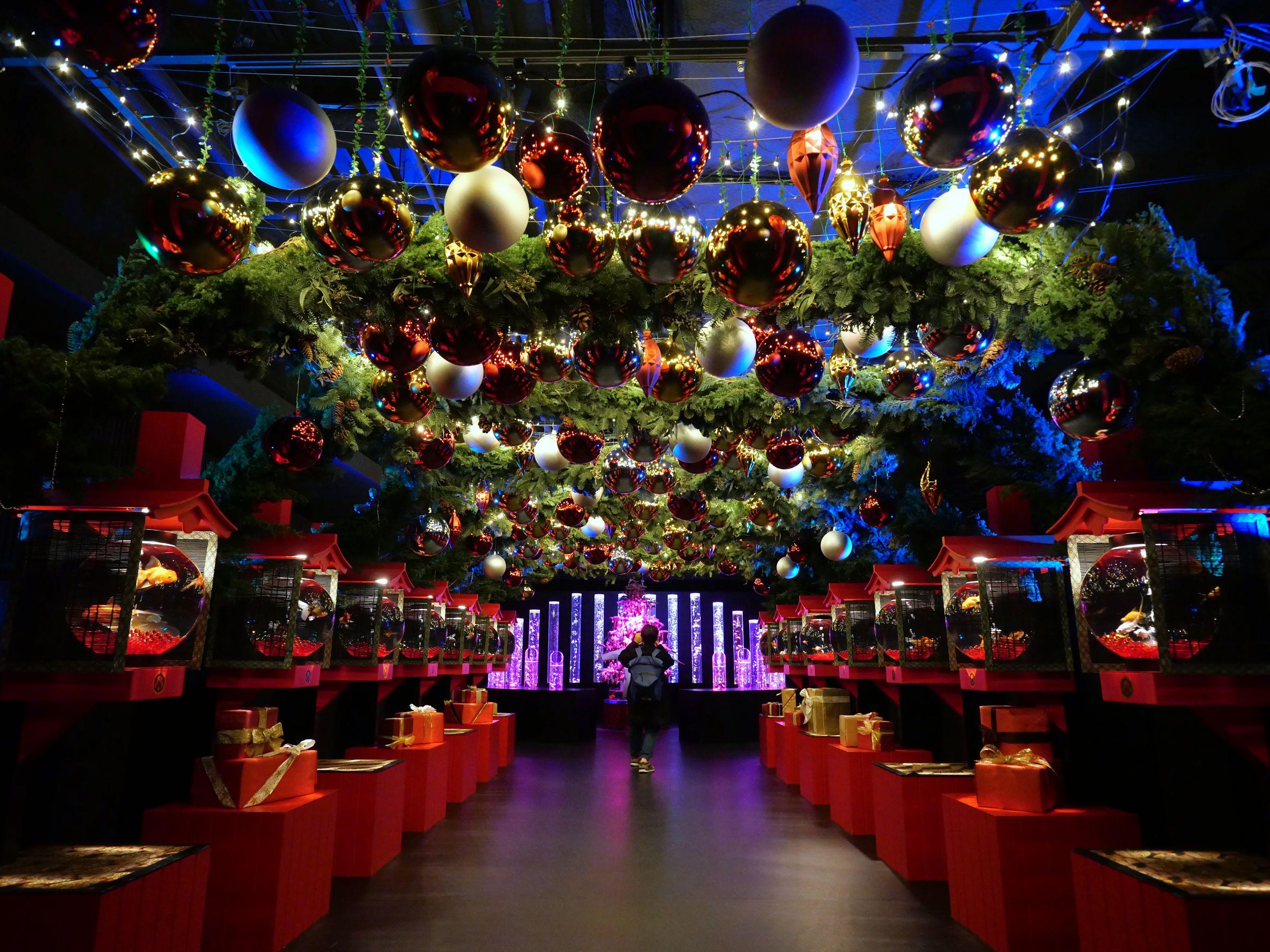 「提灯リウム」,以日本神社參拜道兩旁的提燈籠為靈感佈置。