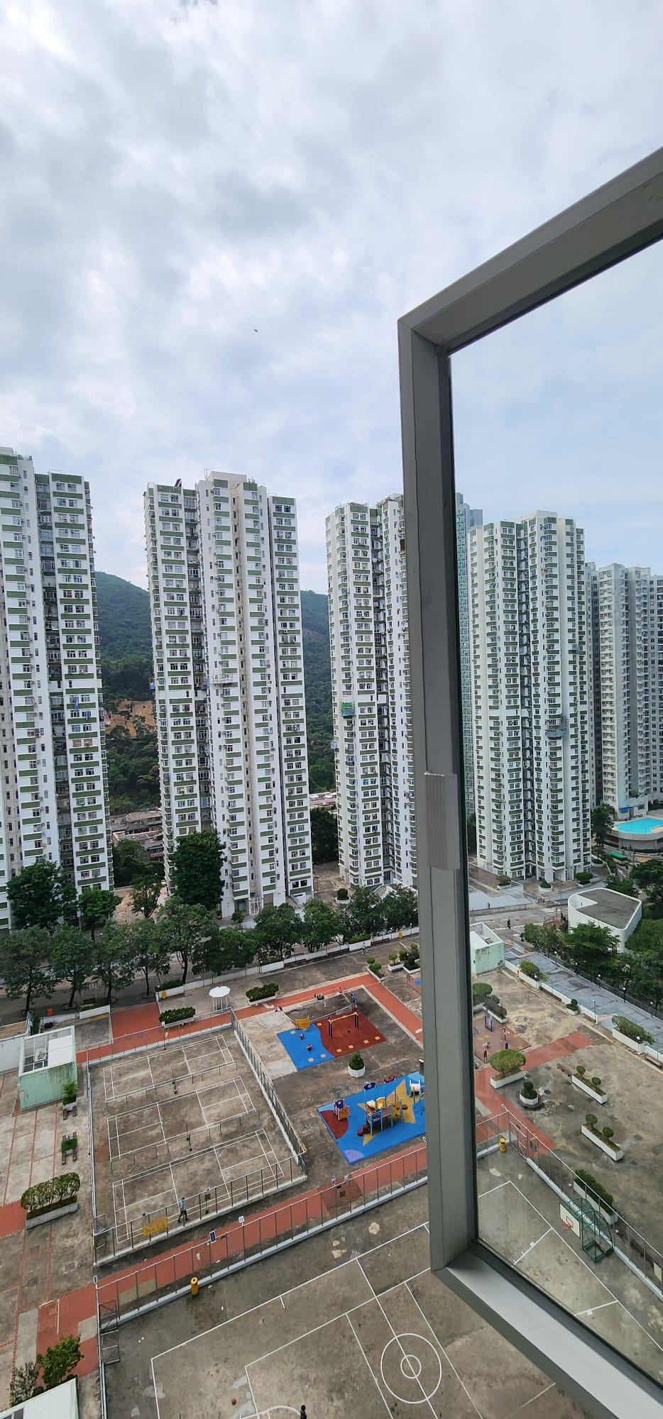 單位景觀以開揚內園及球場景為主。(代理提供)