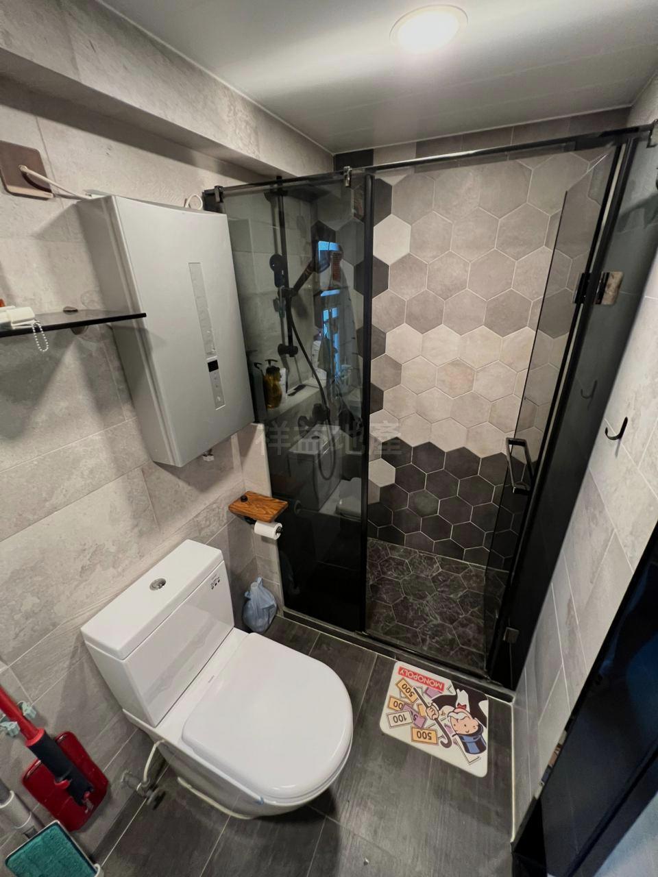 浴室裝修新淨雅緻。(代理提供)