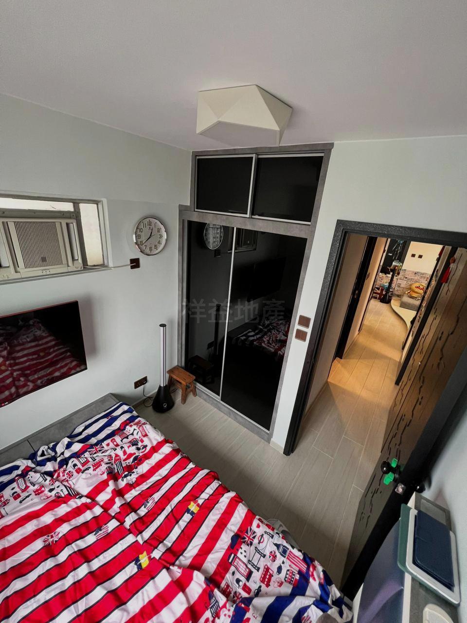 單位附有不少訂製內置傢俱,新淨實用。(代理提供)