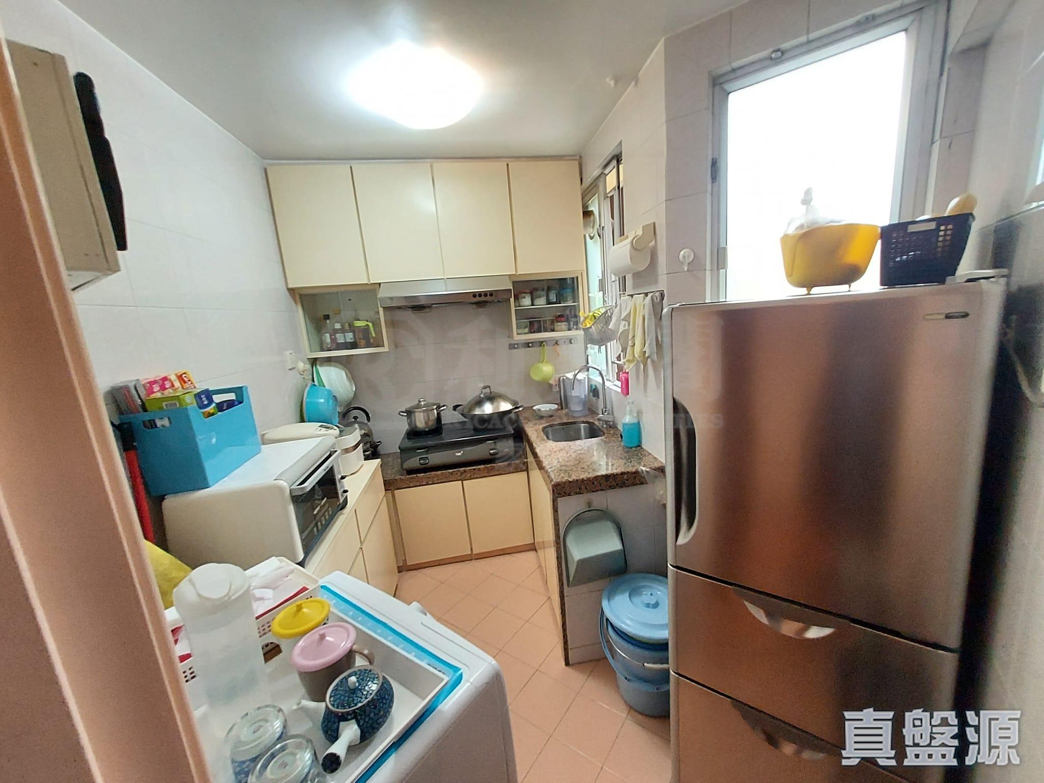單位廚房頗闊落,而且光猛。(代理提供)