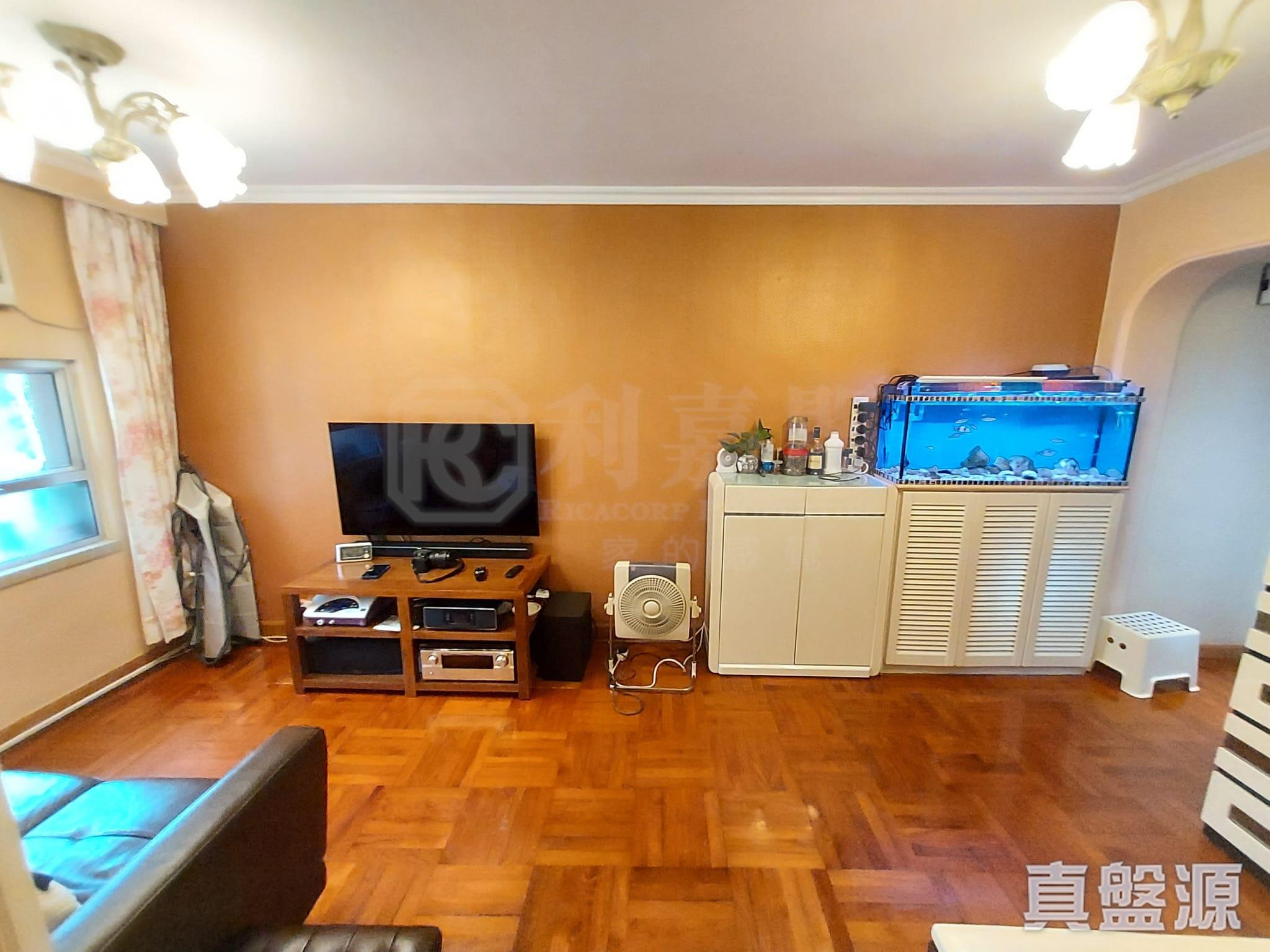 長方形大廳相當寬敞見使。(代理提供)