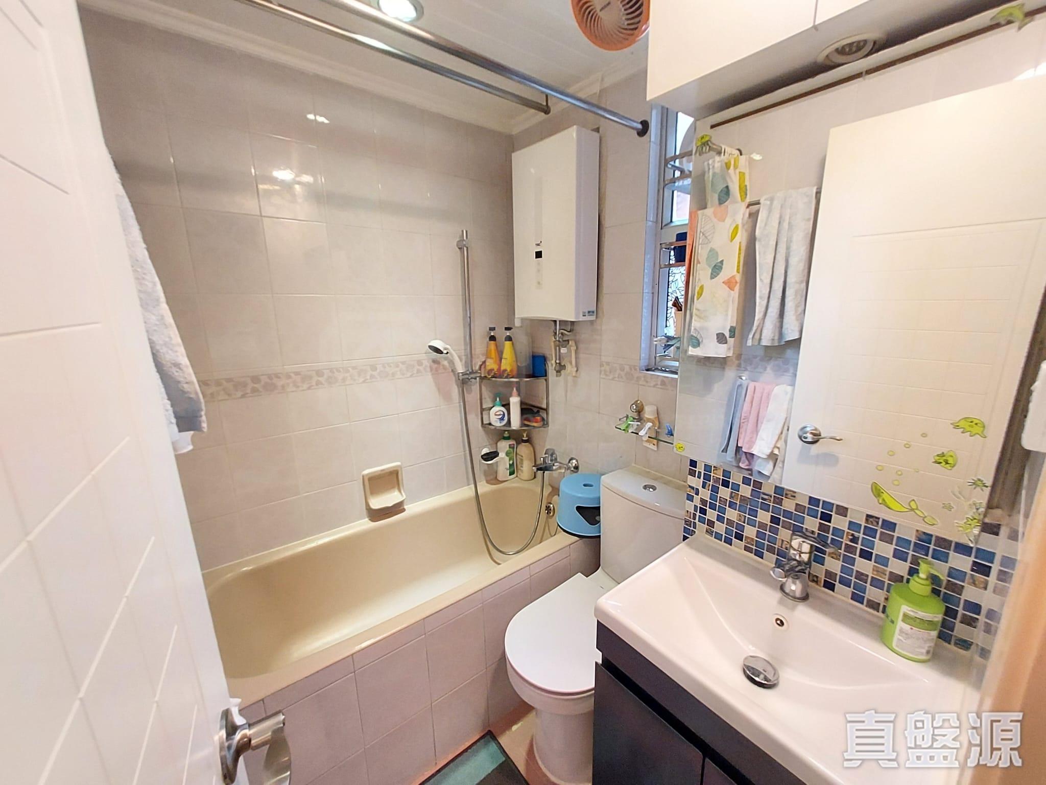 明廁浴室保養得宜,新淨企理。(代理提供)