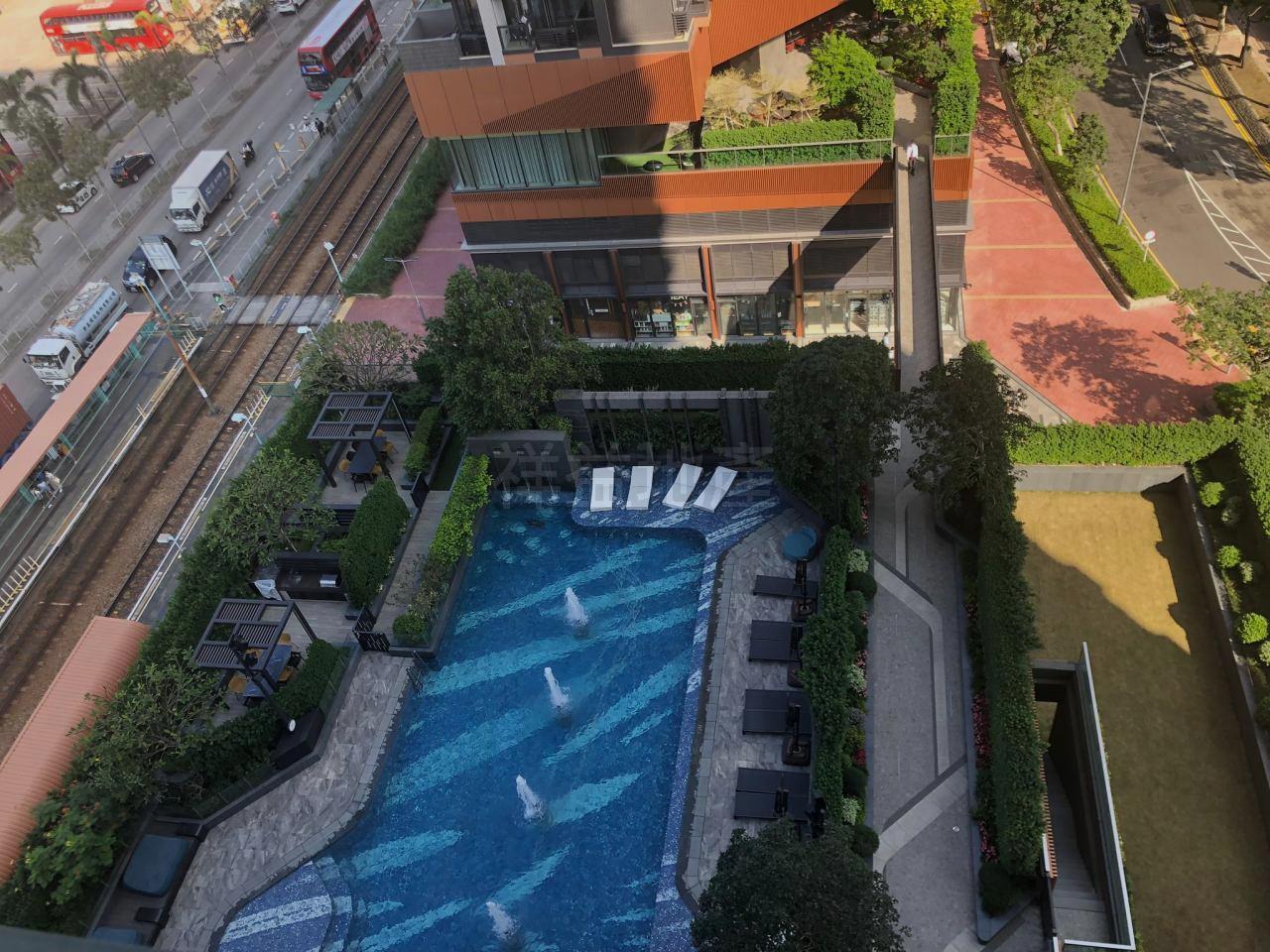 單位俯望屋苑泳池,景觀開揚。(代理提供)