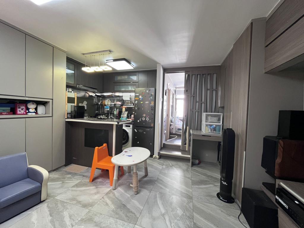 廚房採開放式設計,睡房亦設有地台,實用美觀。(代理提供)