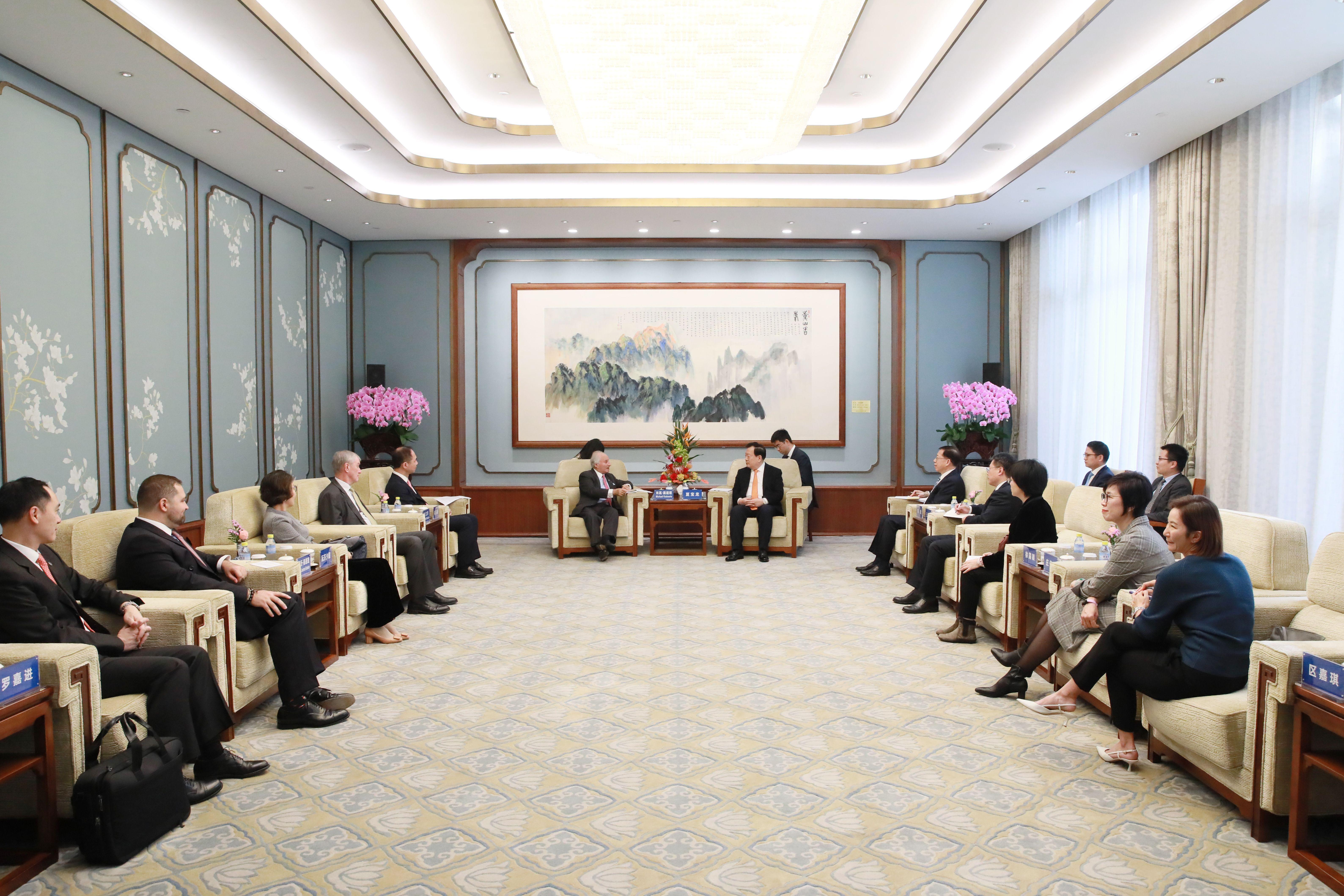 中電代表團與夏寶龍會面。(中電提供)
