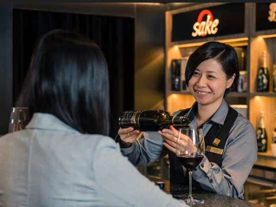 「屈臣氏集團零售學院」慶祝成立五周年誌慶,至今已培育超過 5,000 名員工完成資 歷架構認可資歷課程。