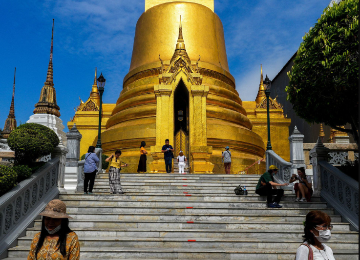 中國遊客此前已可免簽證到泰國旅遊,惟曼谷百貨公司槍擊事件打擊中國客遊泰意欲。(資料圖片)