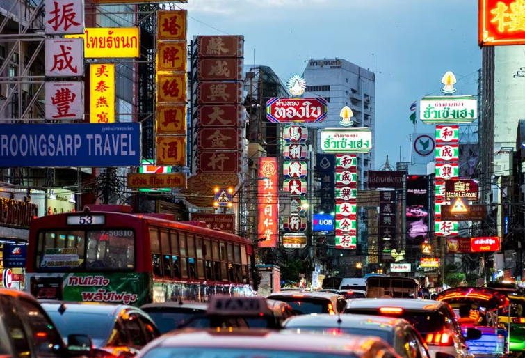 中國遊客此前已可免簽證到泰國旅遊,惟曼谷百貨公司槍擊事件打擊中國客遊泰意欲。(資料圖片)