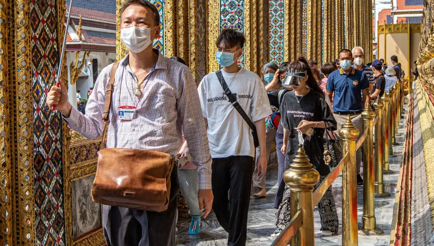 中國遊客此前已可免簽證到泰國旅遊,惟曼谷百貨公司槍擊事件打擊中國客遊泰意欲。(資料圖片)