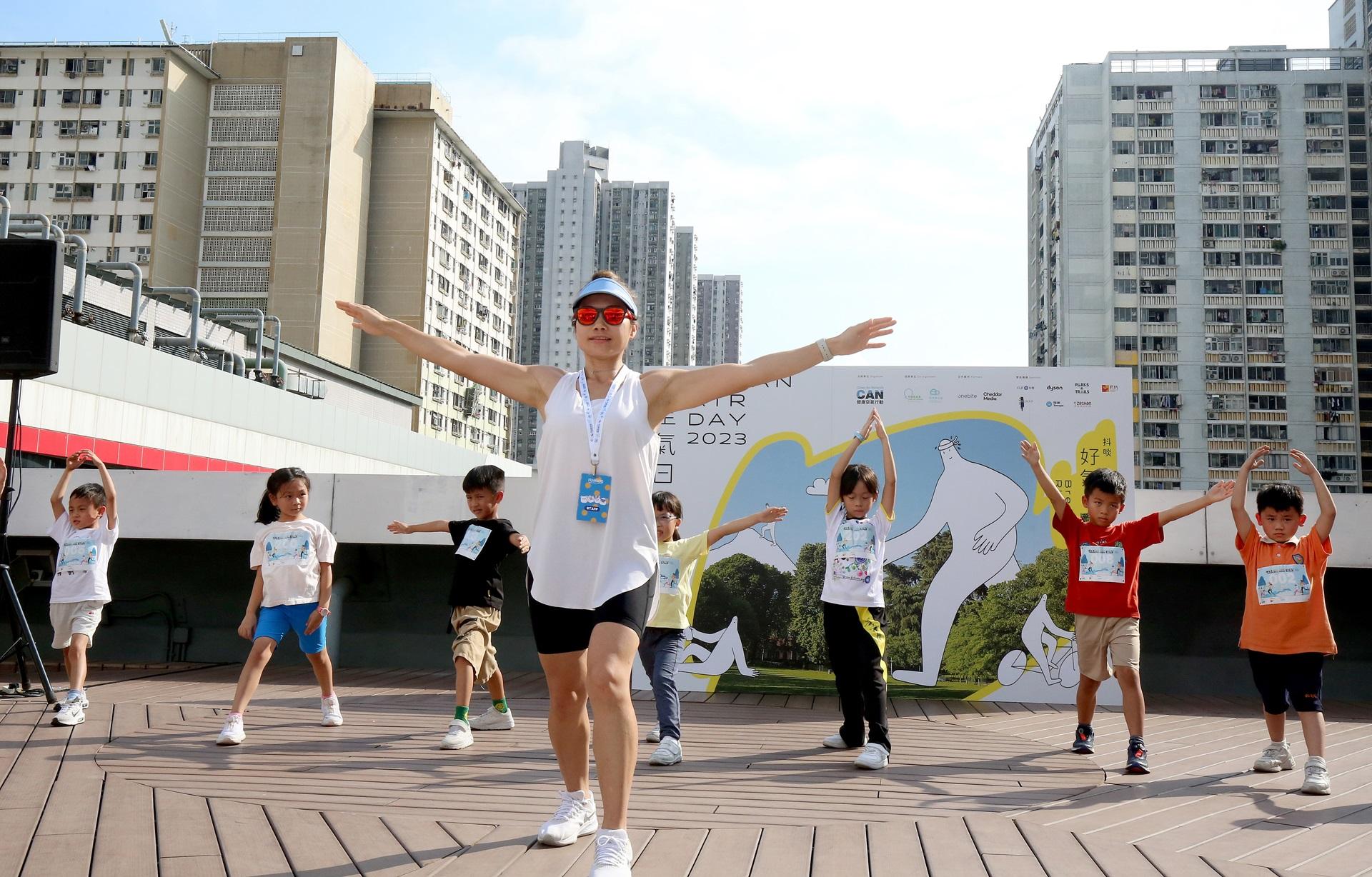 做好呼吸操,為運動會熱身!