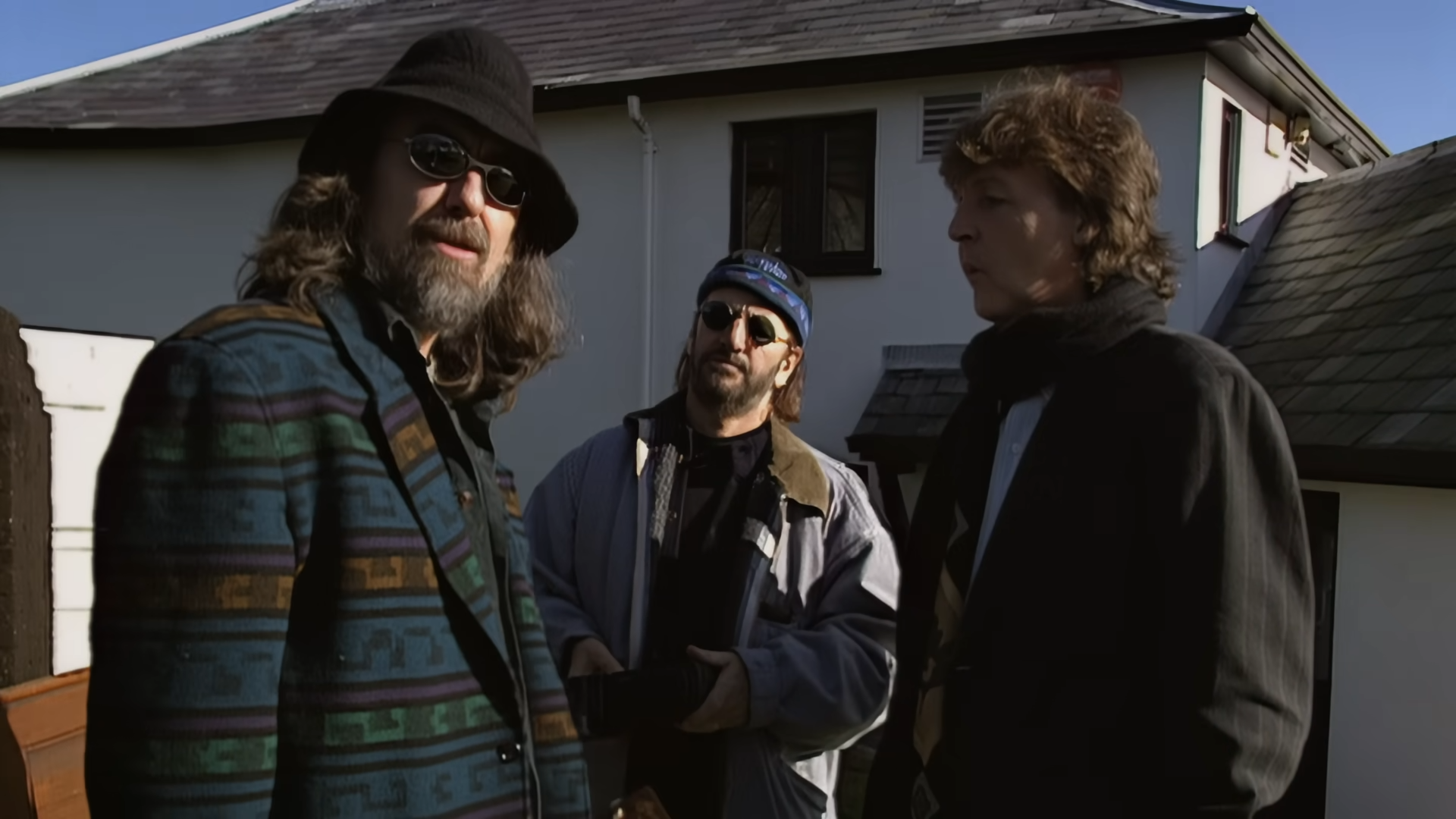 The Beatles推出最後一首歌《Now And Then》及其記錄片,生前的George Harrison也在片內出現。(Beatles截圖)