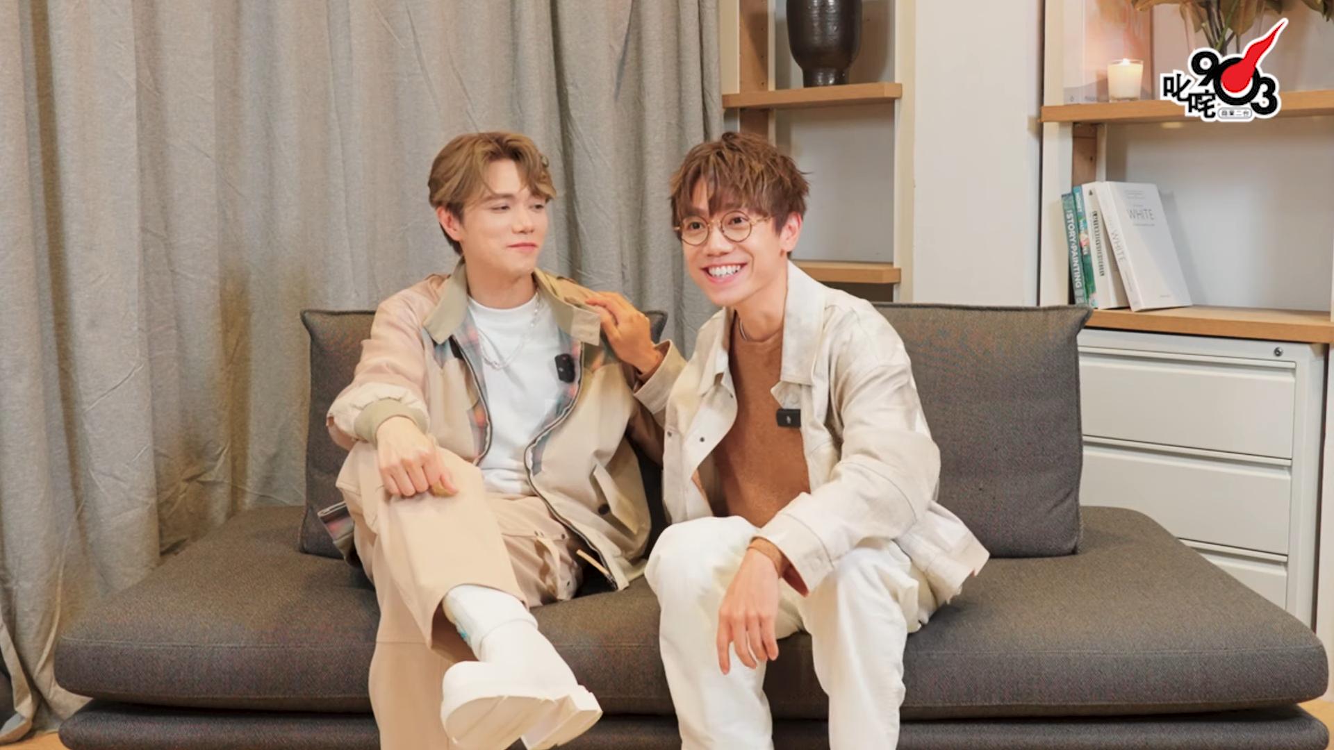 林家謙叫張敬軒下次開live show穿拖鞋。