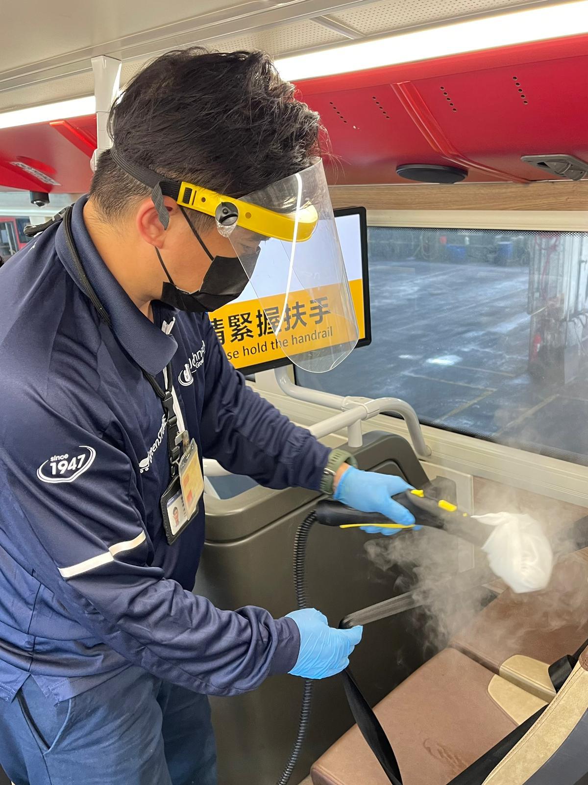 床蝨|巴士車廂疑有床蝨躝安全帶 九巴:檢查無發現已高溫消毒深層清潔 (有片)