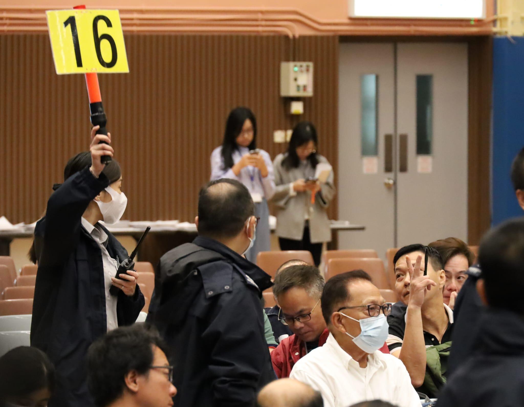 年宵2024|農曆年宵市場快餐攤位競投。(鍾式明攝)