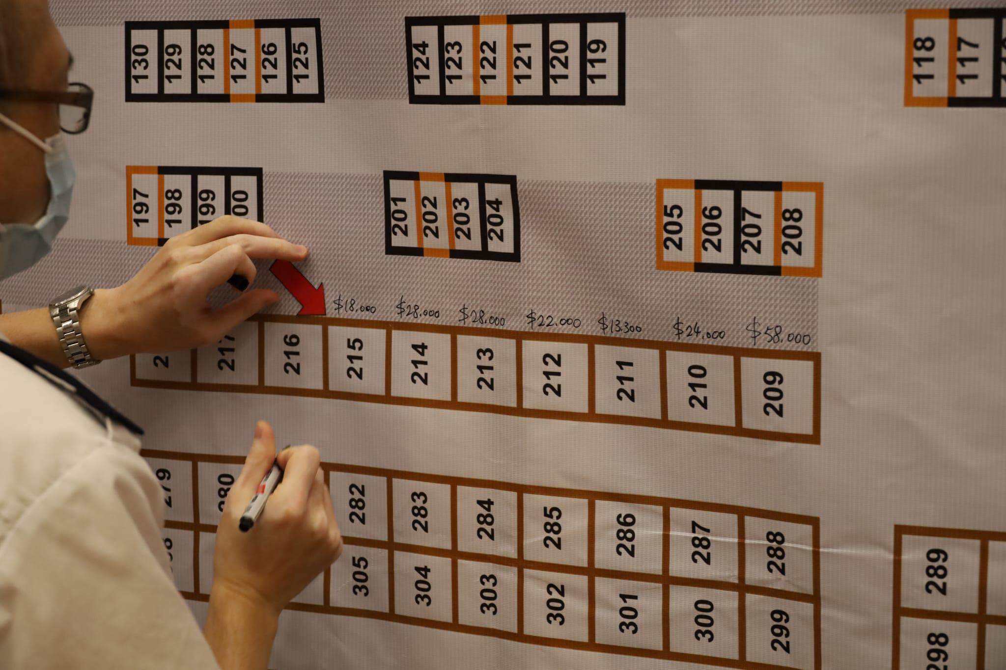 年宵2024|農曆年宵市場快餐攤位競投。(鍾式明攝)