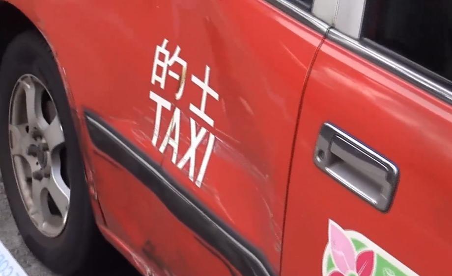 尖沙咀斬人案|私家車攔腰撞的士跳出3名刀手 兩男乘客被狂斬1分鐘