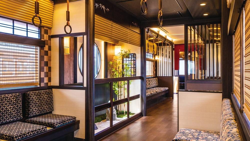 大阪京都奈良自由行|京TRAIN雅洛列車內的裝飾以和風為主軸,部份位置更裝上枯山水庭園,令車程中都有視覺享受。(圖片來源:PR TIMES/ 阪急電車)