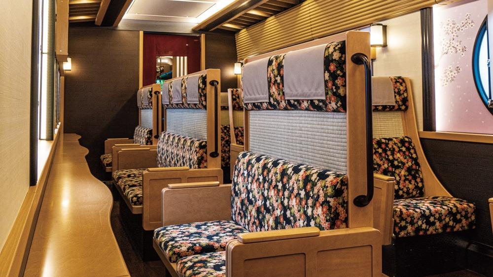 大阪京都奈良自由行|有部份坐位可側坐望窗,欣賞京阪線沿途景色。(圖片來源:PR TIMES/ 阪急電車)