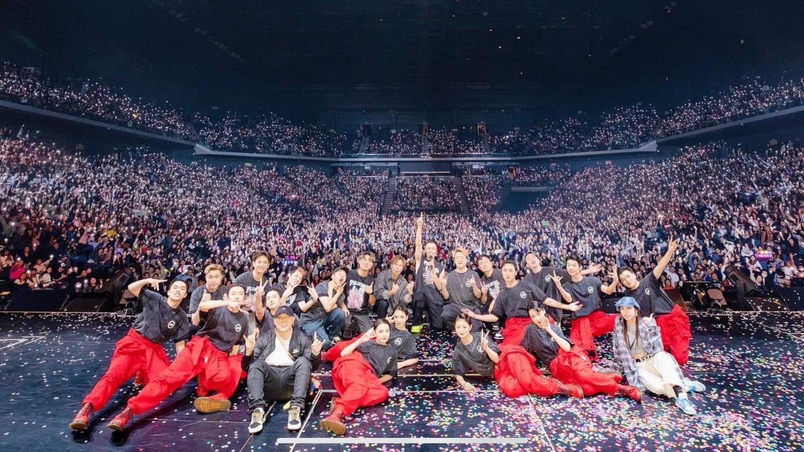 周柏豪演唱會澳門站|柏豪與DANCER與歌迷大合照