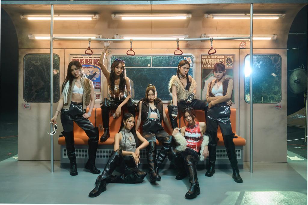 COLLAR推出壓軸團歌《Atypical》