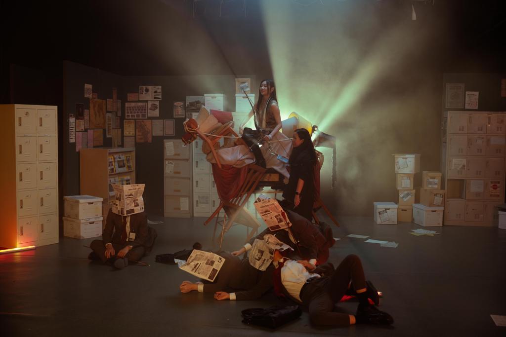 COLLAR成員為壓軸團歌《Atypical》拍MV。