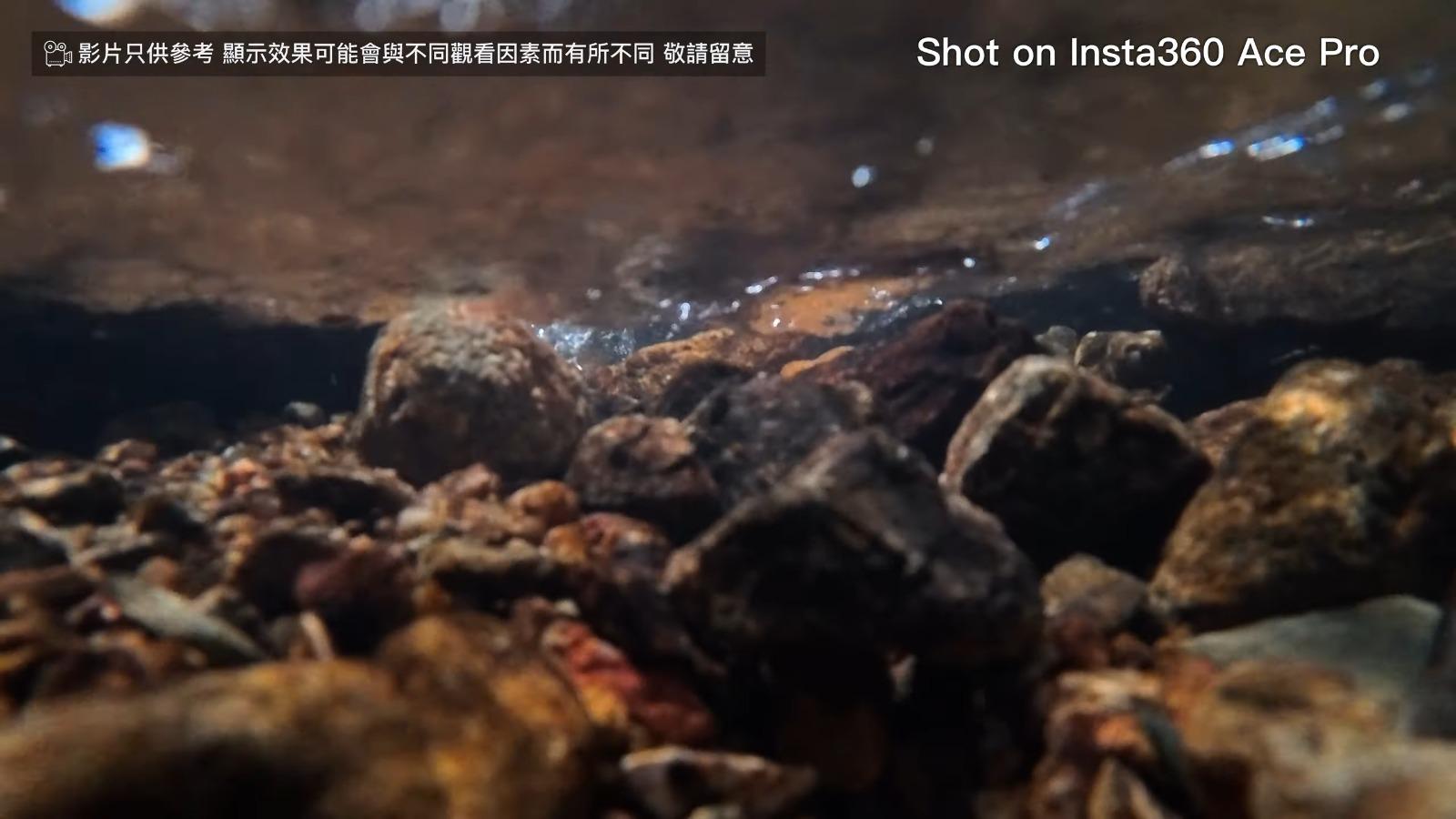 運動相機評測|Insta360 Ace Pro 裸機 10 米防水