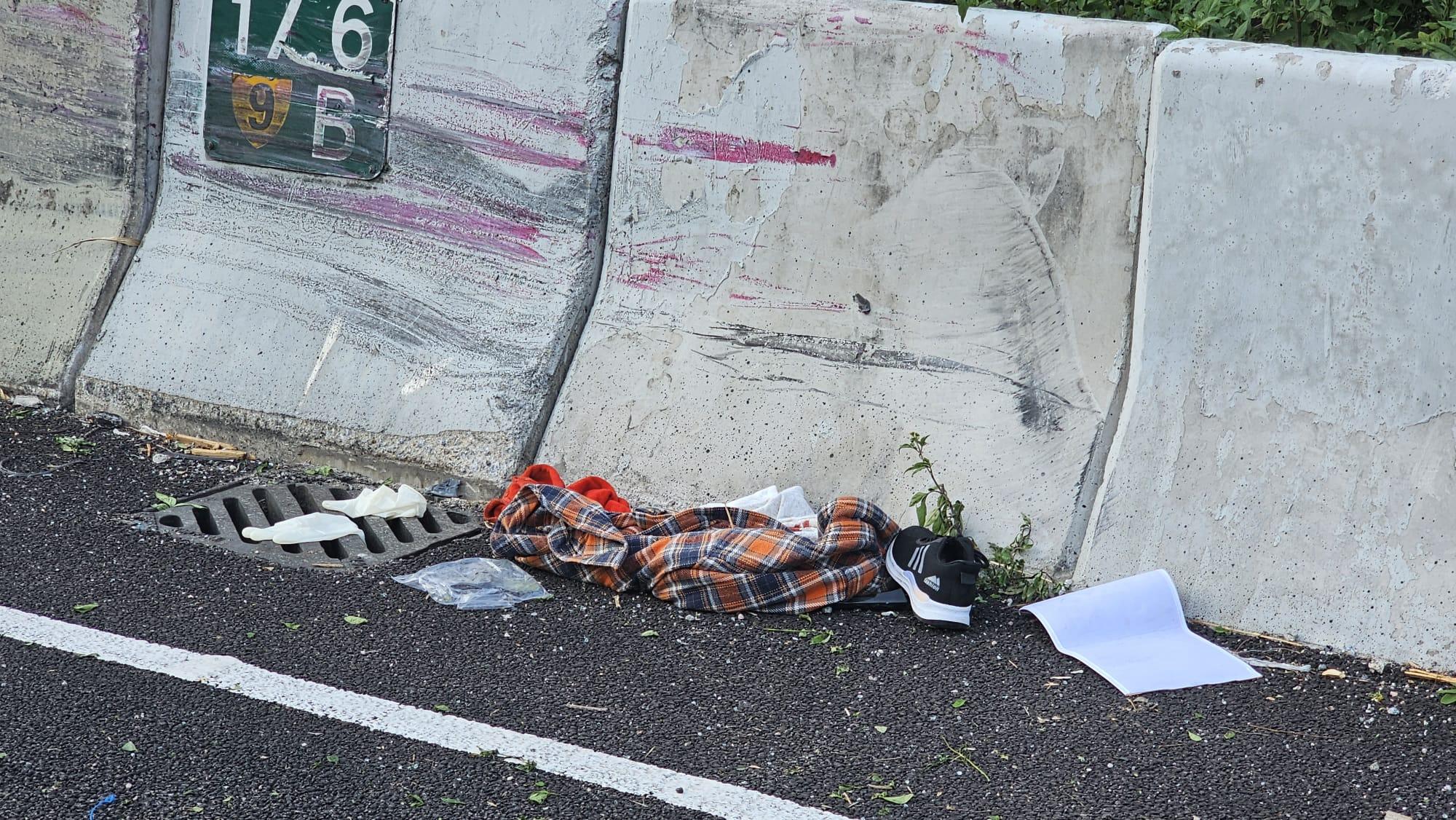 吐露港有私家車失控自炒,5人受傷。