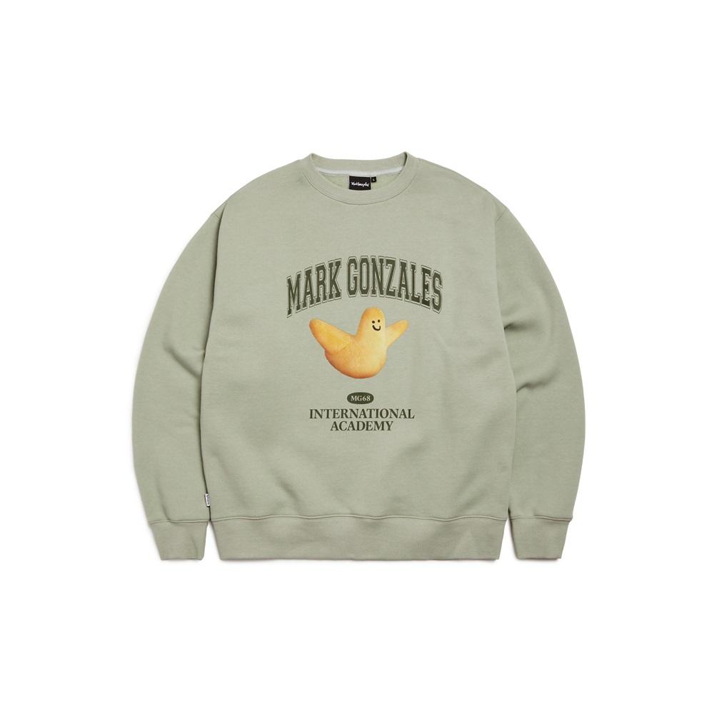 Angel Doll Graphic Sweatshirt HK$690|以六、七十年代美國學院風的運動衛衣為創作靈感,胸前綴以Mark Gonzales最Signature的ANGEL公仔印花圖案,配合「MARK GONZALES INTERNATIONAL ACADEMY」的字樣,突顯一份復古的玩味。
