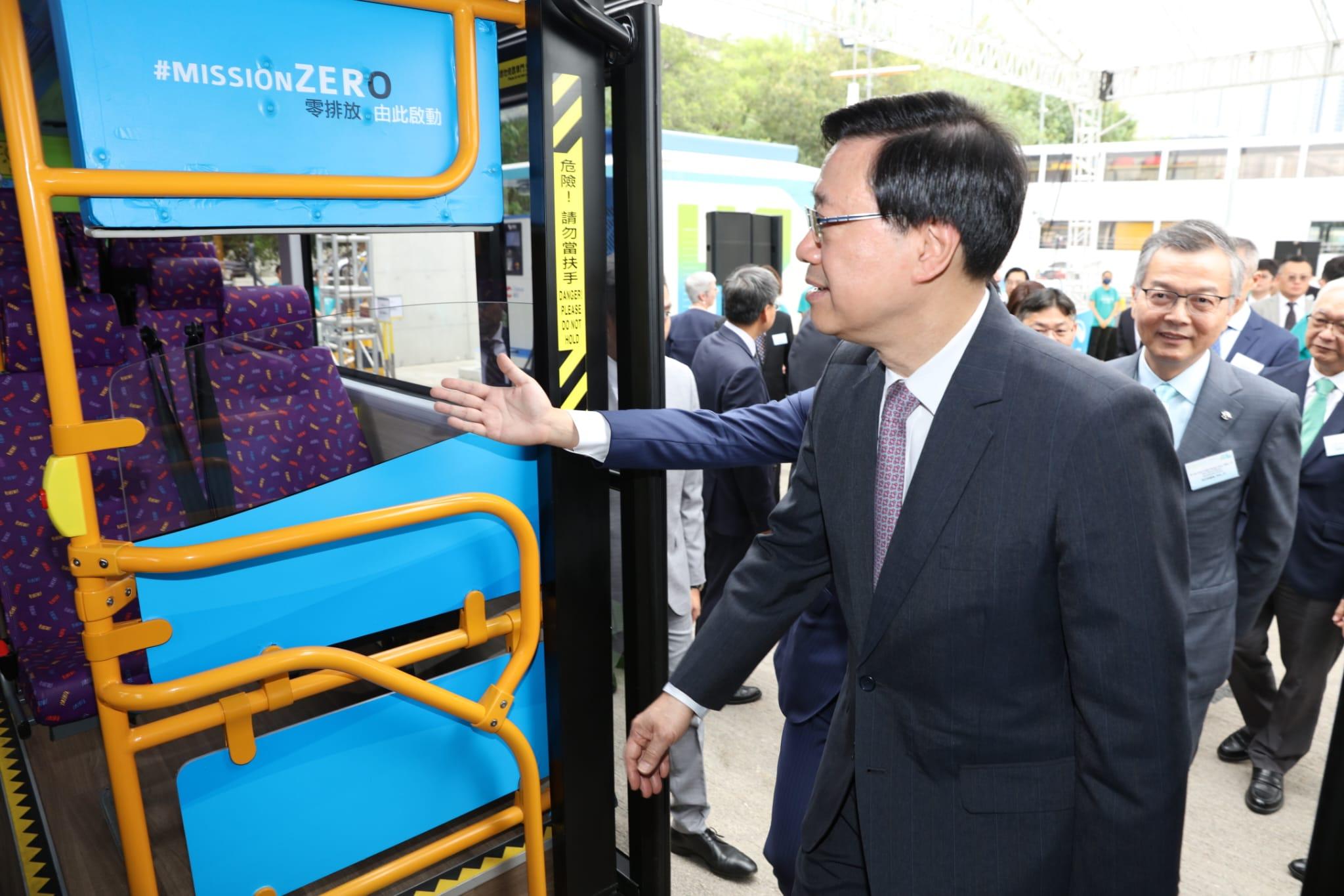 城巴引入全港首輛雙層氫能巴士及首個加氫站 最快明年1月行走九龍路線