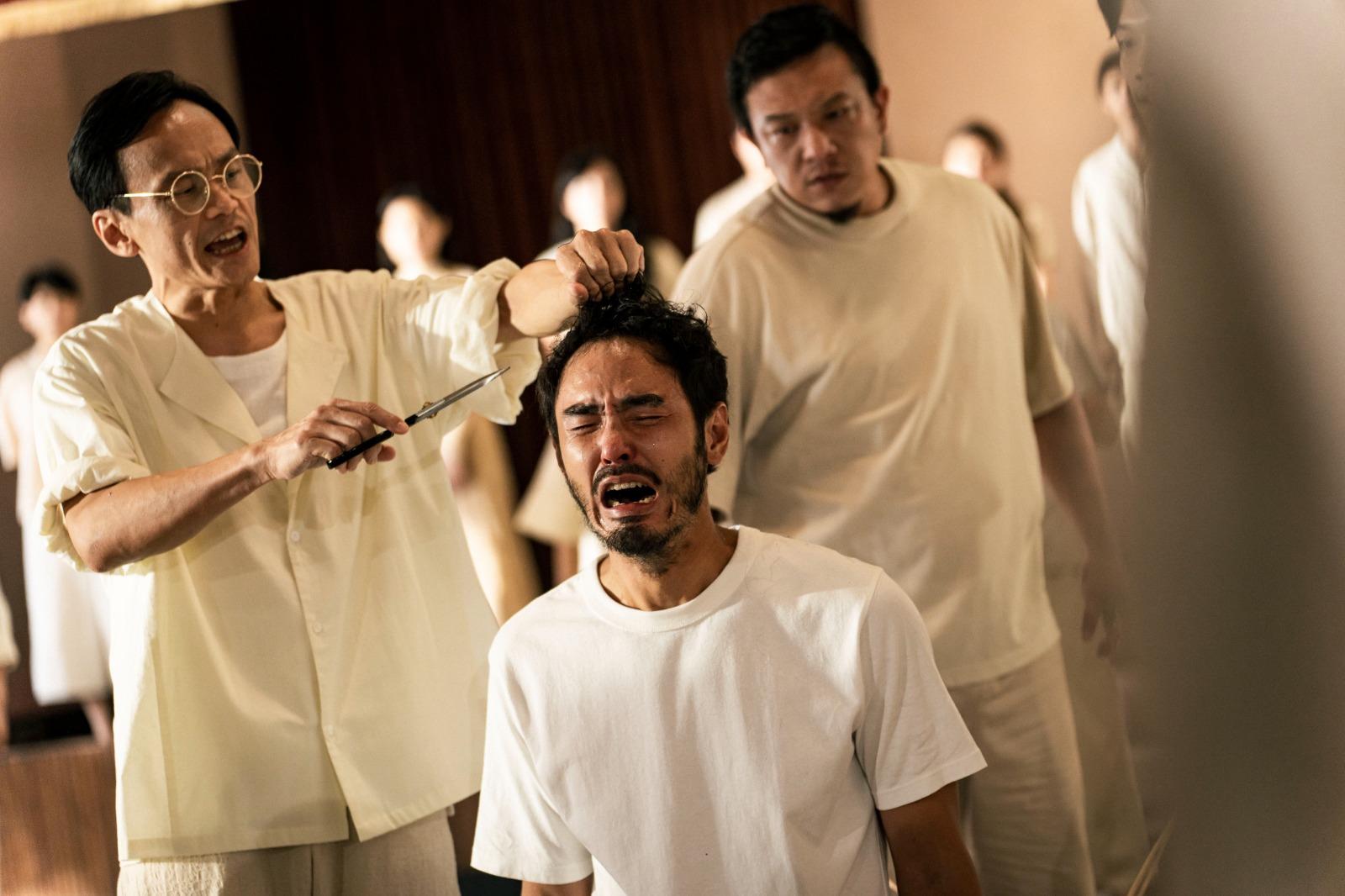 小天覺得剪頭髮那一段,在技術上是最難演。