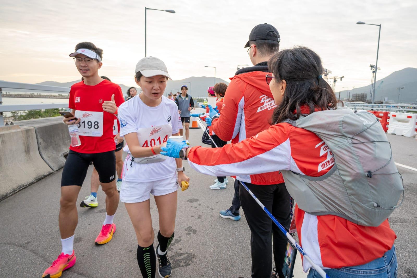 首屆港珠澳大橋香港段半馬拉松今早舉行。(陳奕釗攝)