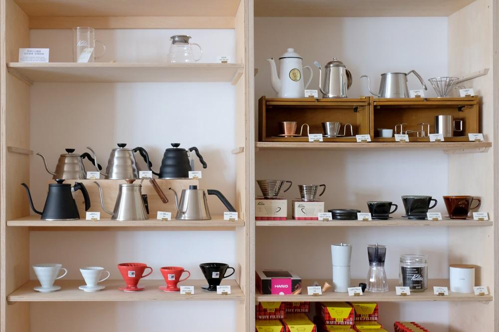 除咖啡外,該店還搜羅了來自日本各地的咖啡用品配件、生活雜貨和碗碟廚具。
