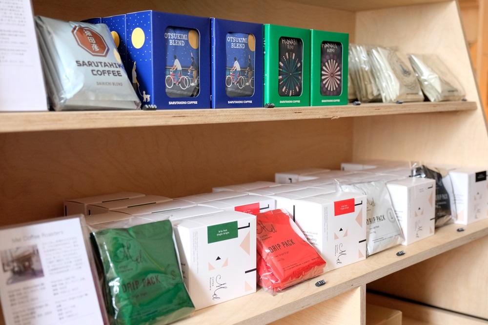 店內有超過60款日本烘焙精品咖啡豆及掛耳咖啡。