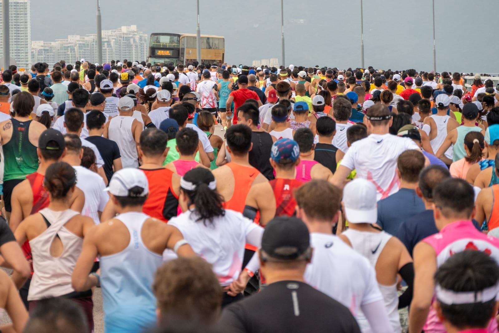 首屆港珠澳大橋香港段半馬拉松今早舉行。(陳奕釗攝)