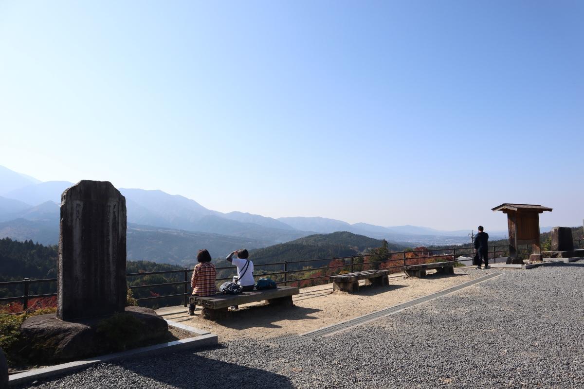 岐阜景點|在馬籠宿走至最高位,可在觀景台遠望惠那山及周邊的狀麗山景。(圖片來源:日本見)