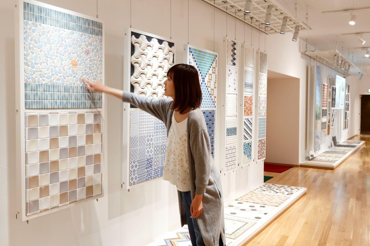 岐阜景點04| 磁磚美術館館 日本的馬賽克磚不只香港常見的紙皮石,還有很多種可能性。(圖片來源:來去岐阜)